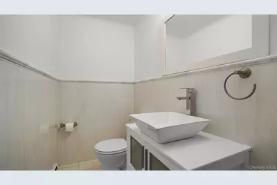 22 Marshall Lane, Westbury, NY 11590 - Photo 15