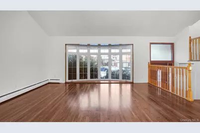 22 Marshall Lane, Westbury, NY 11590 - Photo 7