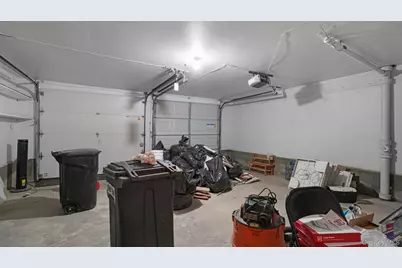 22 Marshall Lane, Westbury, NY 11590 - Photo 19