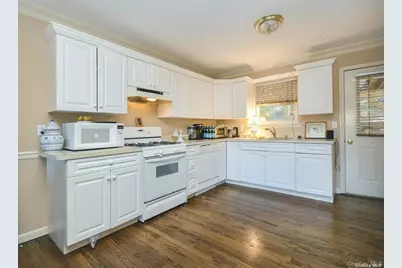 4 Ale Court, Centerport, NY 11721 - Photo 5