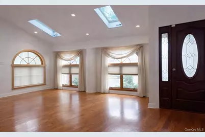 45-44 Browvale Lane, Little Neck, NY 11362 - Photo 5