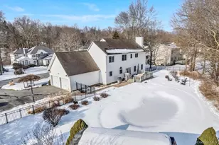 9 Trotter Ln, Poughkeepsie, NY 12603 - Photo 3