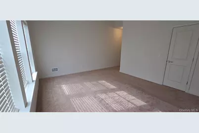 41 Greentree Court, Shirley, NY 11967 - Photo 17