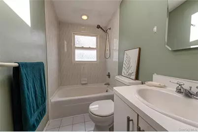 1595 Washington Avenue, Seaford, NY 11783 - Photo 11