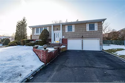 4 Winslow Lane, Kings Park, NY 11754 - Photo 3