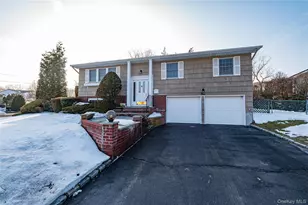 4 Winslow Ln, Kings Park, NY 11754 - Photo 3