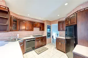 4 Winslow Ln, Kings Park, NY 11754 - Photo 9