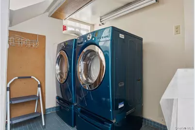 147-42 Hoover Avenue, Briarwood, NY 11435 - Photo 13