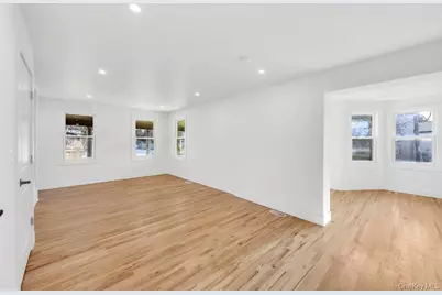 195 Brook Street, Oakdale, NY 11769 - Photo 13