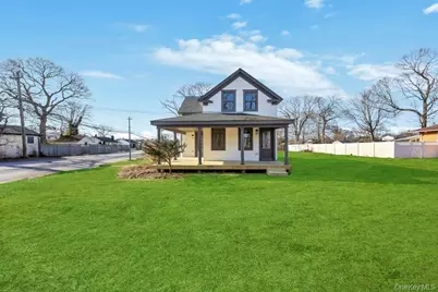 195 Brook Street, Oakdale, NY 11769 - Photo 1