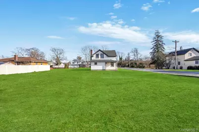 195 Brook Street, Oakdale, NY 11769 - Photo 21