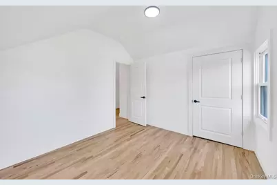 195 Brook Street, Oakdale, NY 11769 - Photo 17