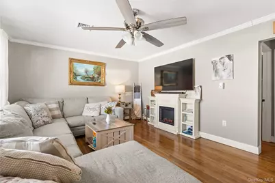 85 Cotter Street, West Islip, NY 11795 - Photo 5