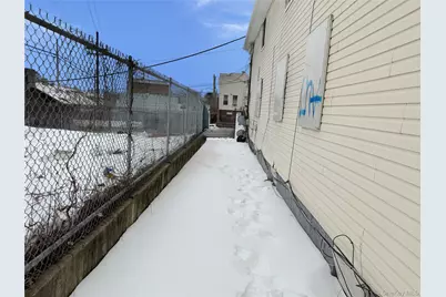 157-15 110th Avenue, Jamaica, NY 11433 - Photo 23