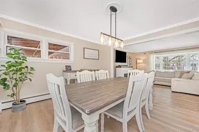 360 Renee Drive, Bayport, NY 11705 - Photo 7