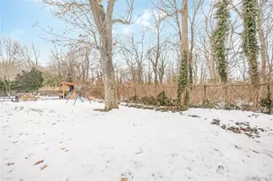 360 Renee Dr, Bayport, NY 11705 - Photo 29