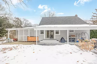 360 Renee Drive, Bayport, NY 11705 - Photo 19