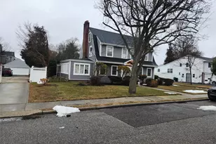 268 Locust Ave, Freeport, NY 11520 - Photo 3