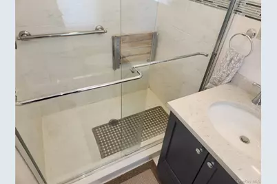 268 Locust Avenue, Freeport, NY 11520 - Photo 11