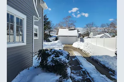 268 Locust Avenue, Freeport, NY 11520 - Photo 15