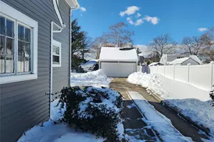 268 Locust Ave, Freeport, NY 11520 - Photo 15