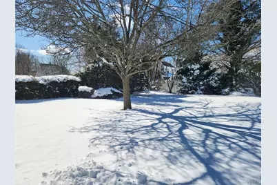 268 Locust Avenue, Freeport, NY 11520 - Photo 15