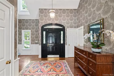 10 Middle Hollow Road, Lloyd Harbor, NY 11743 - Photo 3