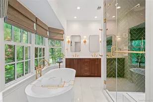 10 Middle Hollow Rd, Lloyd Harbor, NY 11743 - Photo 21