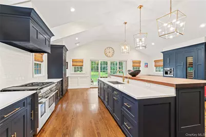 10 Middle Hollow Road, Lloyd Harbor, NY 11743 - Photo 13