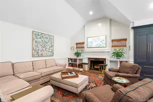 10 Middle Hollow Rd, Lloyd Harbor, NY 11743 - Photo 11