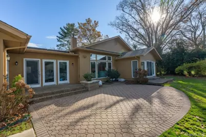 79 Meadow Woods Road, Great Neck, NY 11020 - Photo 17