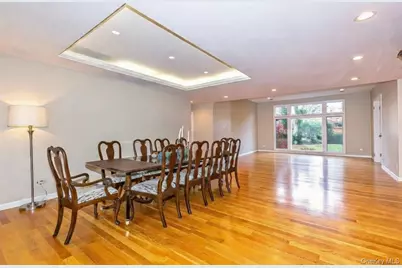 79 Meadow Woods Road, Great Neck, NY 11020 - Photo 5