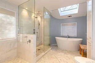 79 Meadow Woods Rd, Great Neck, NY 11020 - Photo 11