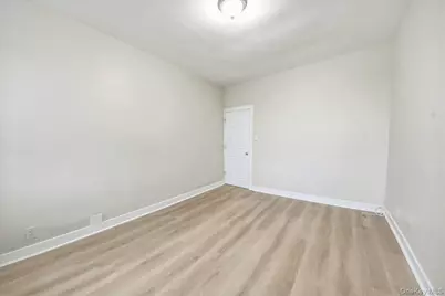 943 E 232nd Street, Bronx, NY 10466 - Photo 5