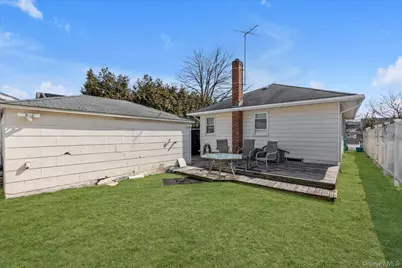 2463 Lindy Road, Westbury, NY 11590 - Photo 15