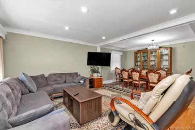 2463 Lindy Road, Westbury, NY 11590 - Photo 3