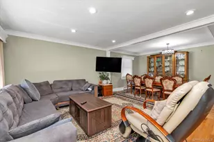 2463 Lindy Rd, Westbury, NY 11590 - Photo 3