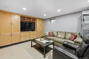 63-72 74th St, Middle Village, NY 11379 - Photo 25