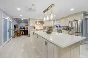 63-72 74th St, Middle Village, NY 11379 - Photo 5