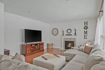 27 Avolet Court, Mount Sinai, NY 11766 - Photo 17