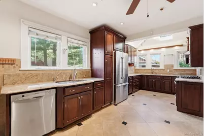 79 Red Ground Road, Roslyn Heights, NY 11577 - Photo 7