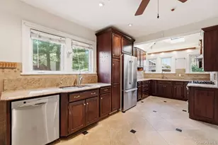 79 Red Ground Rd, Roslyn Heights, NY 11577 - Photo 7