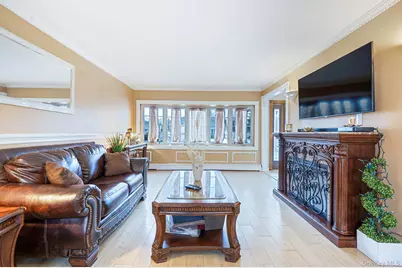 481 May Lane, East Meadow, NY 11554 - Photo 7