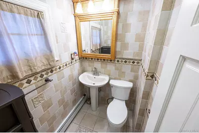 481 May Lane, East Meadow, NY 11554 - Photo 17