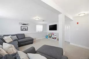 147 Ruth St, West Islip, NY 11795 - Photo 13