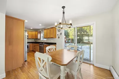 147 Ruth Street, West Islip, NY 11795 - Photo 9