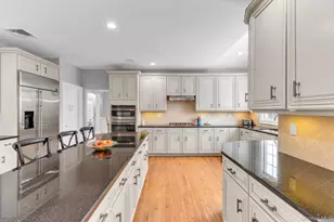 19 Sassinoro Blvd, Cortlandt Manor, NY 10567 - Photo 11