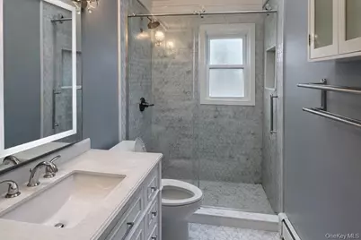 83 E Lido Prom, Lindenhurst, NY 11757 - Photo 9