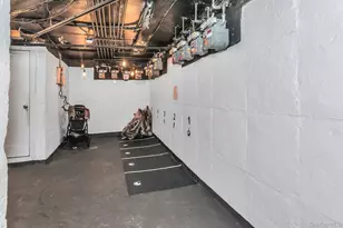 24-75 38th St, Astoria, NY 11103 - Photo 17