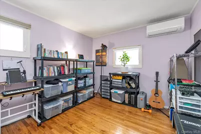 31 Steven Street, Plainview, NY 11803 - Photo 9